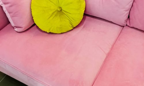 Comment entretenir un coussin rond en velours ?