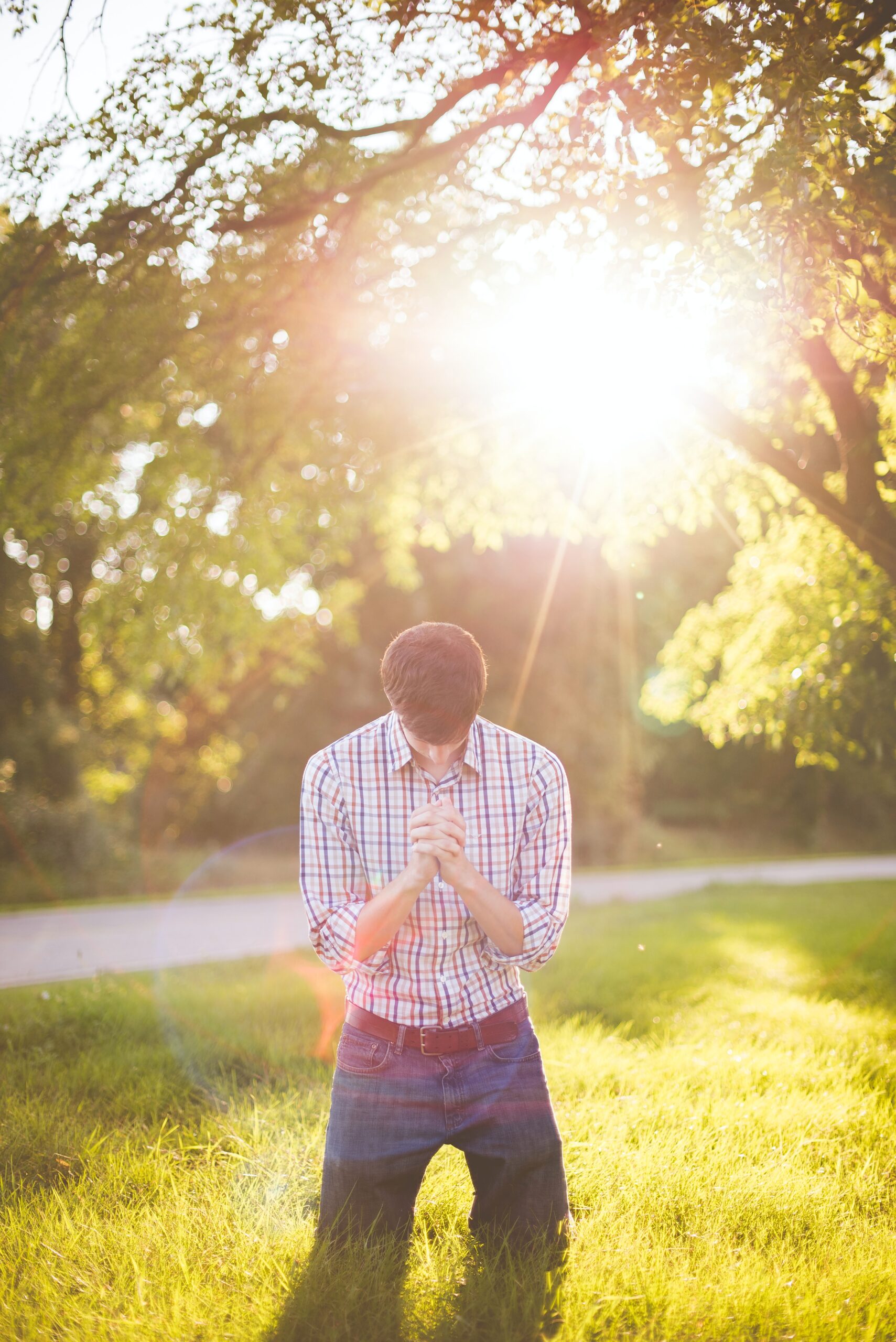 Trouver le tapis de prière idéal avec boussole intégrée : un guide pour faciliter vos moments de recueillement