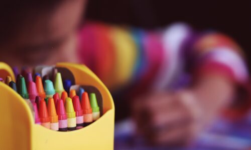 Comment choisir le bon pot à crayon en bois pour votre bureau